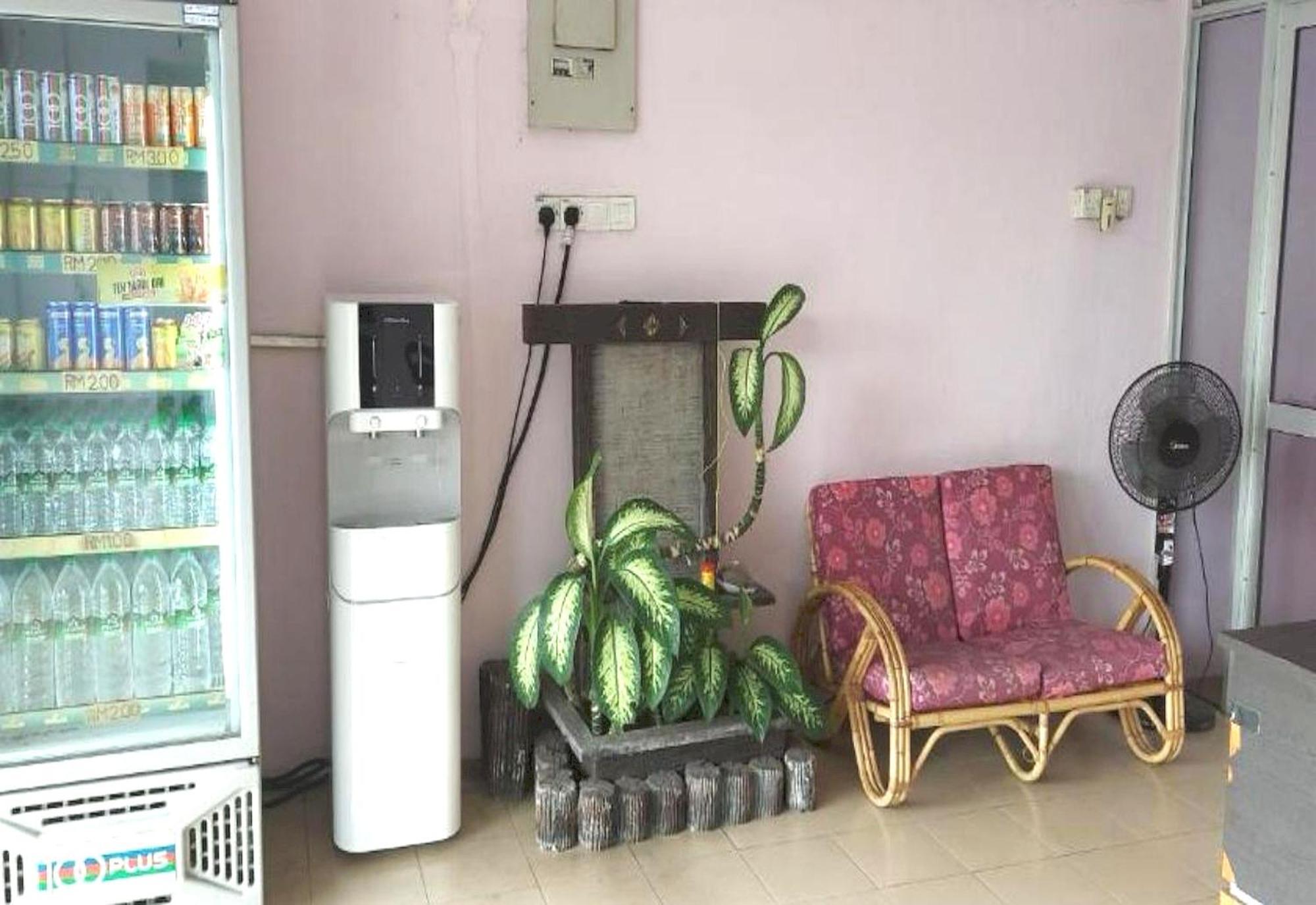 Oyo 90937 Tanjak Hotel Alor Setar Esterno foto