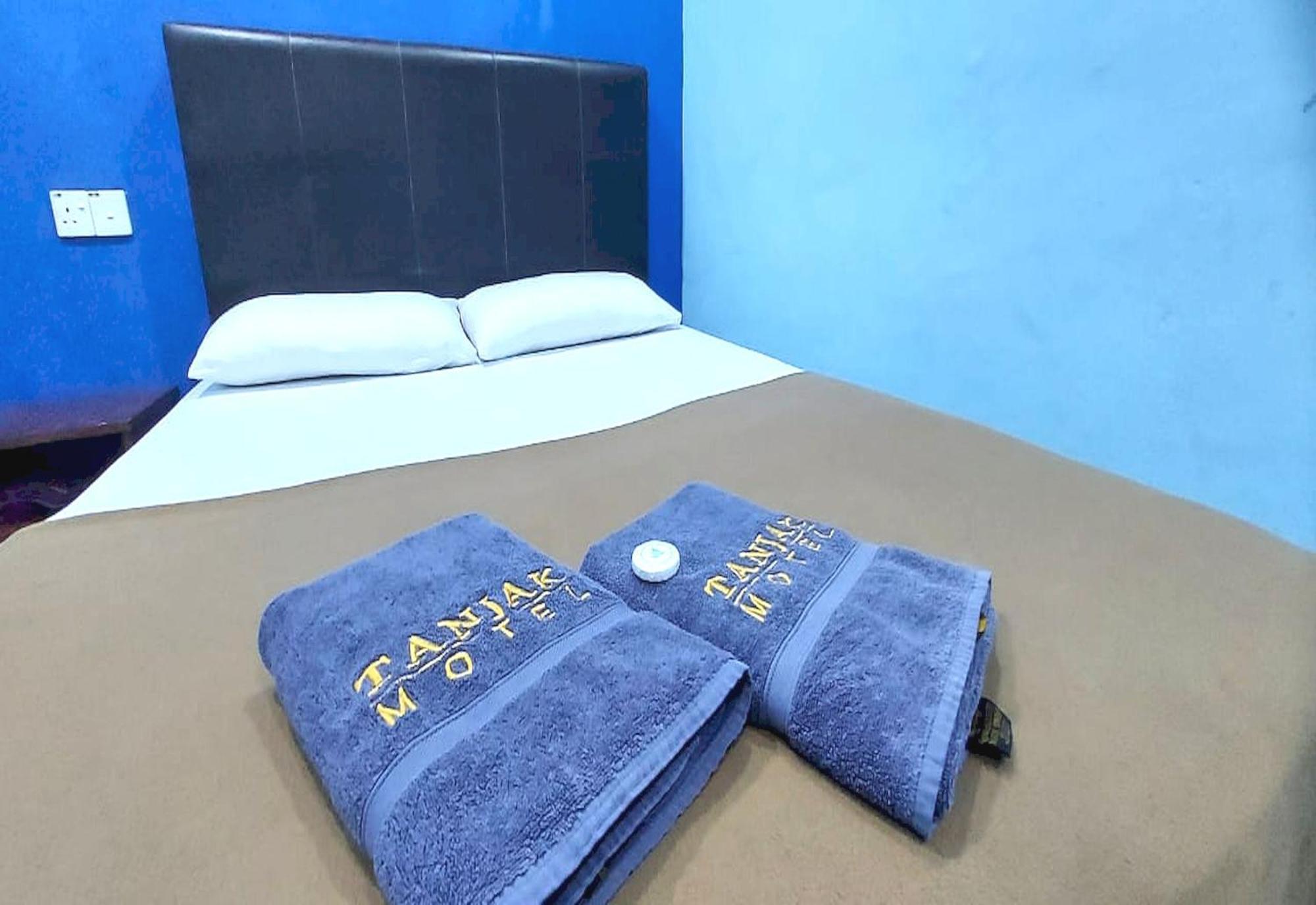 Oyo 90937 Tanjak Hotel Alor Setar Esterno foto