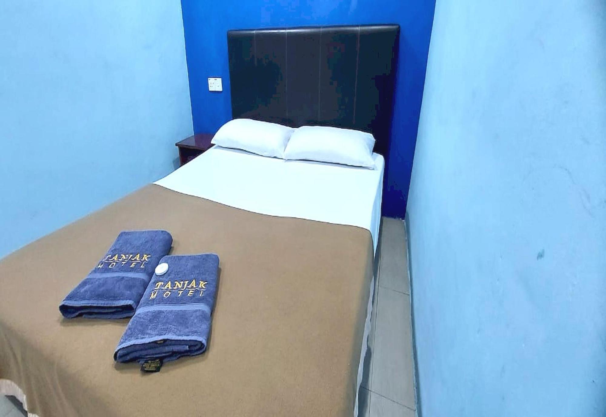 Oyo 90937 Tanjak Hotel Alor Setar Esterno foto
