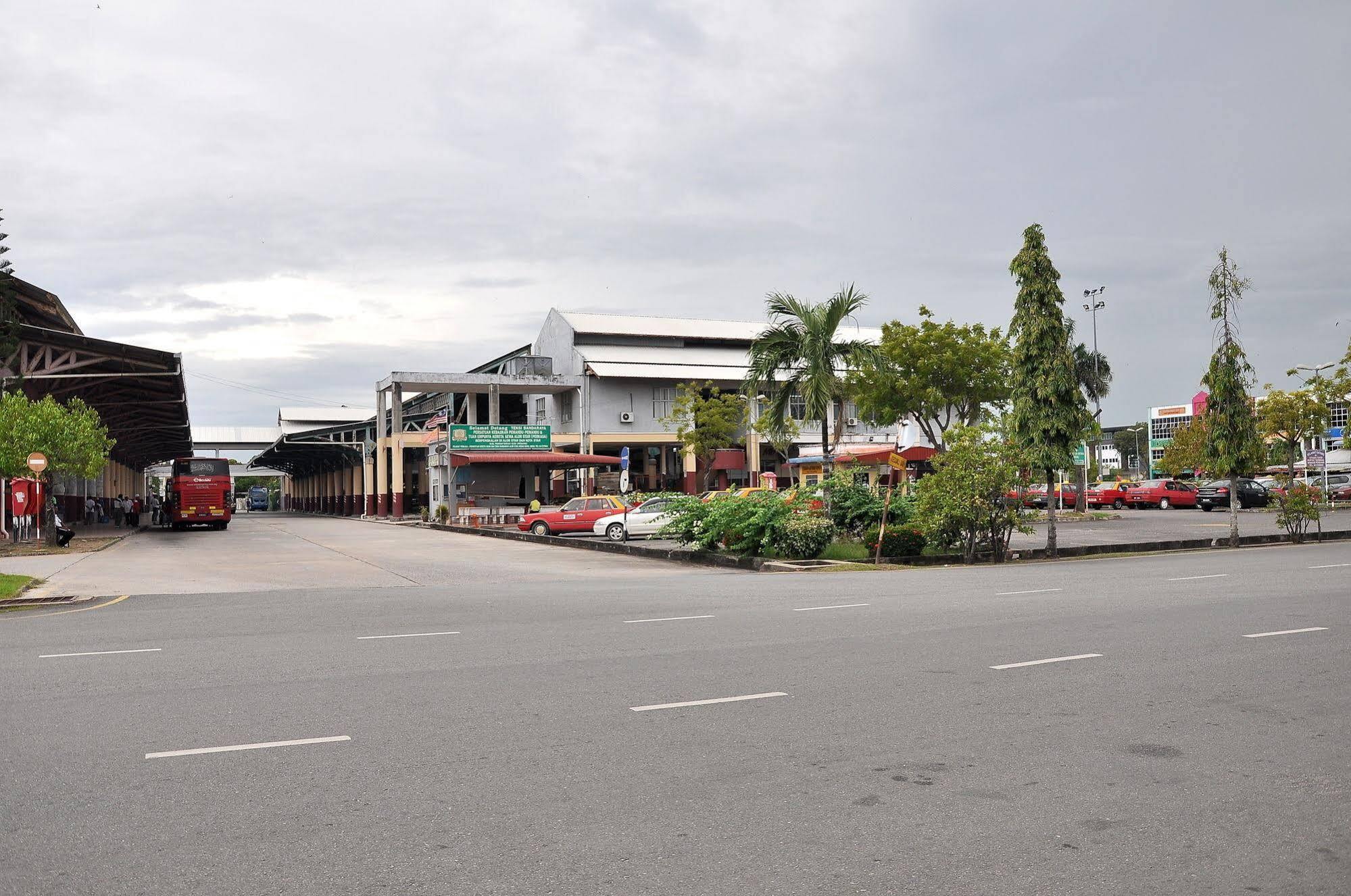 Oyo 90937 Tanjak Hotel Alor Setar Esterno foto